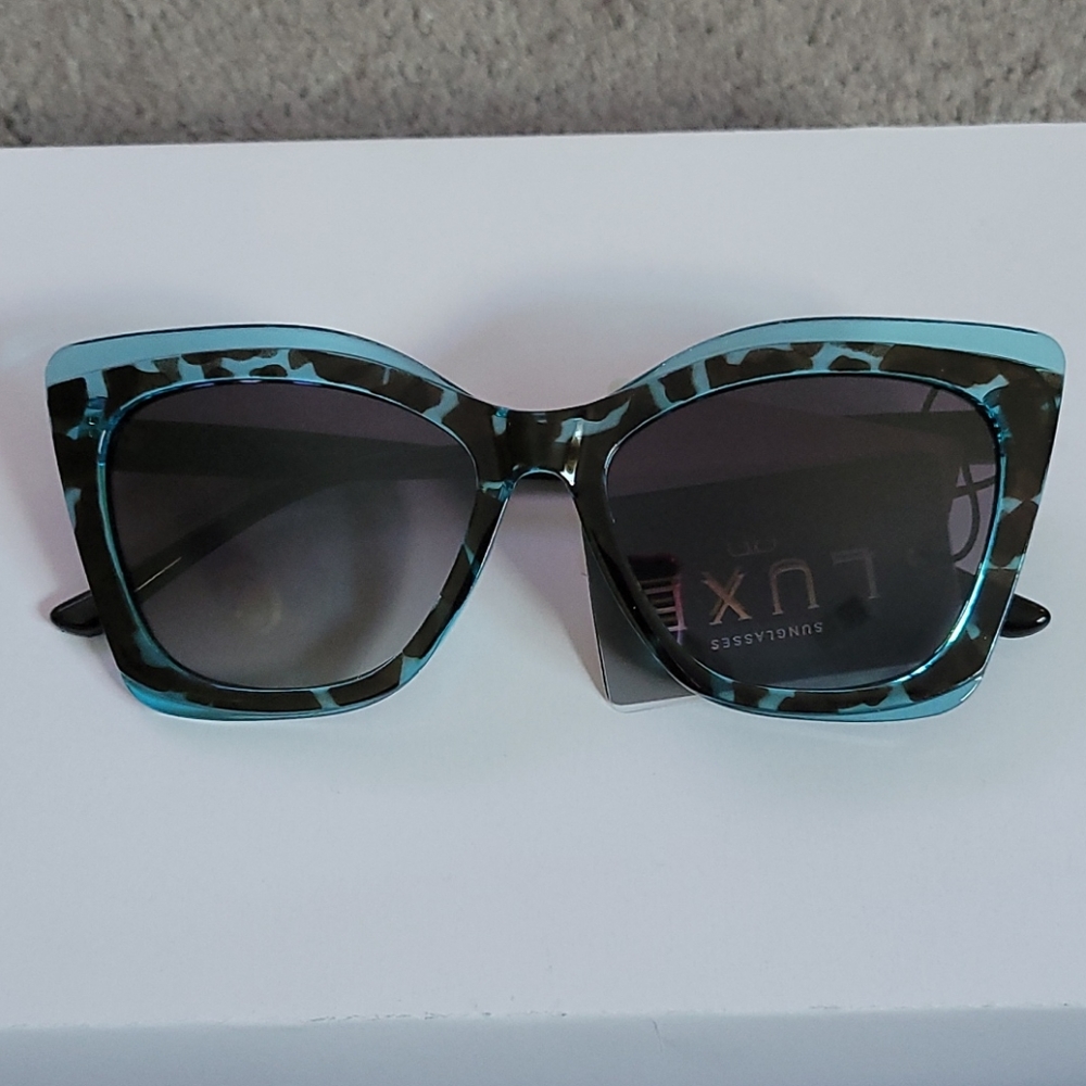 BLUE CAT EYE FASHION SUNGLASSES